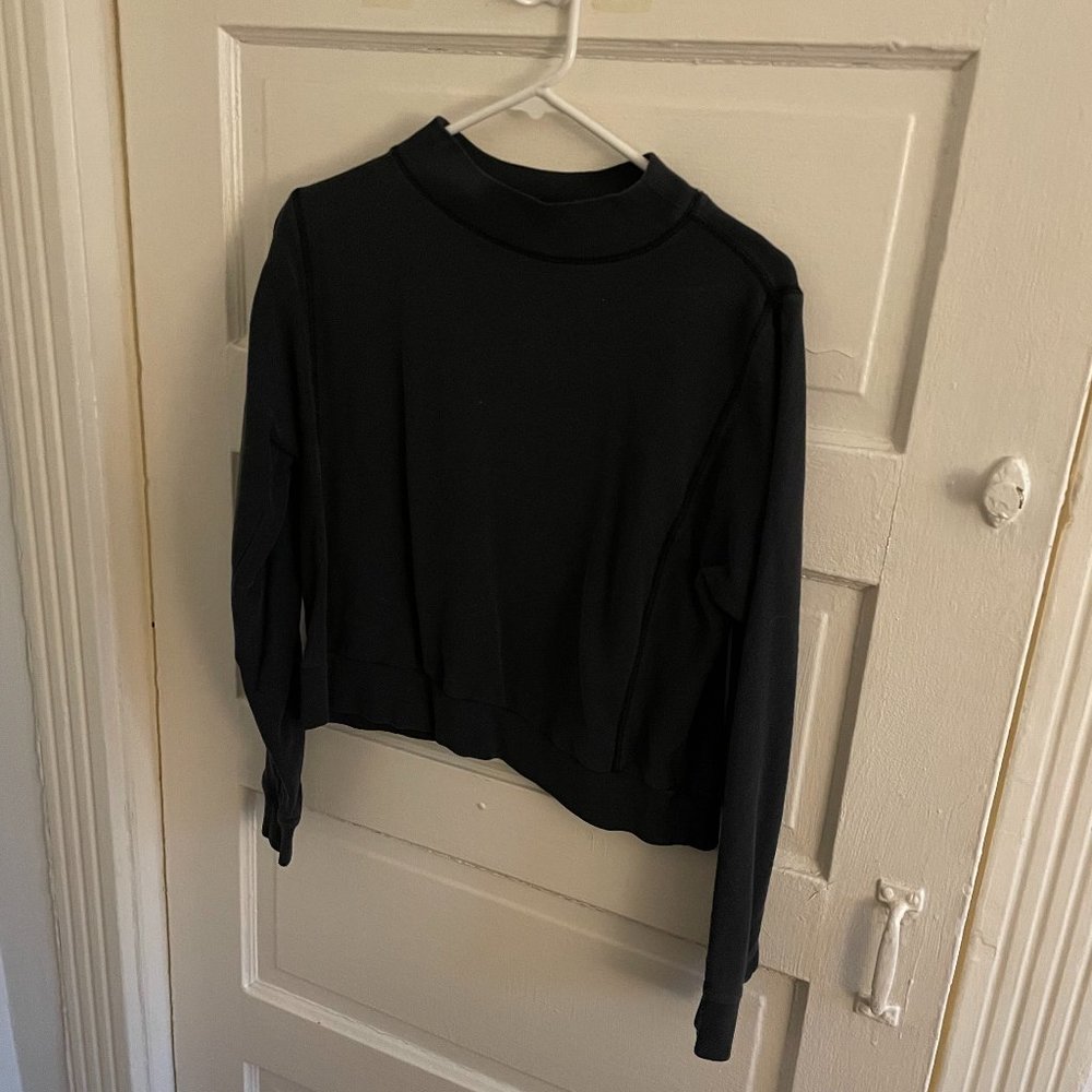 Everlane crew neck sweatshirt, black, size small